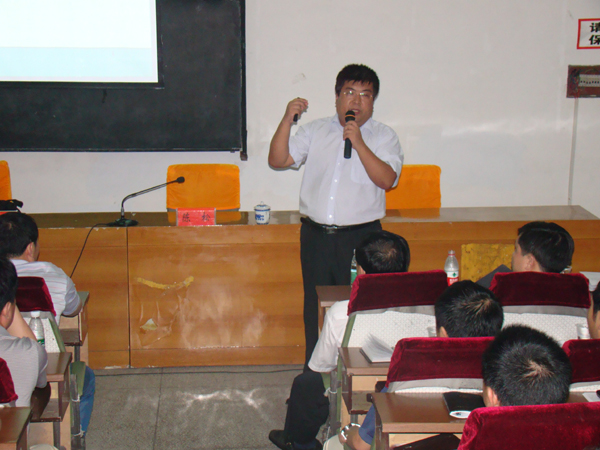 馬一鳴授課